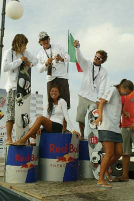 Secondo giorno di gara. - Kitesurf World Cup 2005, PKRA - tappa Sardegna - Italia