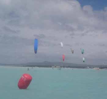 Beverino sullâ€™onda del kitesurf 