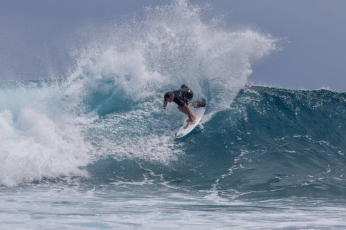 SurfCamp alla Marinedda: stage con il coach Nicola Bresciani