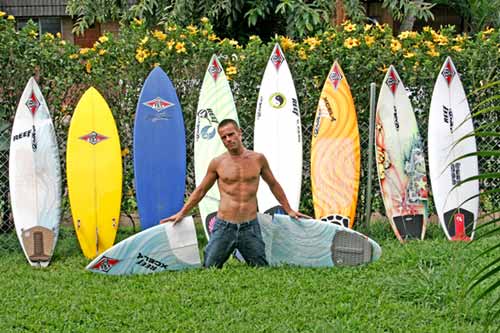 Emiliano Cataldi nellBear International Surf Team