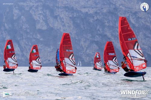 Assegnati a Torbole i titoli italiani Foil di windsurf