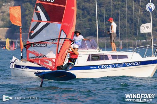 Assegnati a Torbole i titoli italiani Foil di windsurf