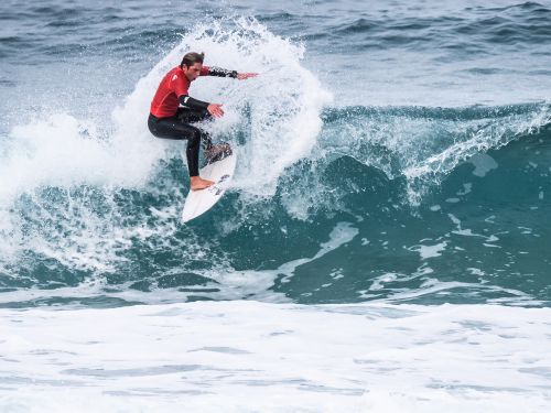 Buggerru è sulla cresta dell’onda: ospiterà la finale del campionato italiano juniores di surf