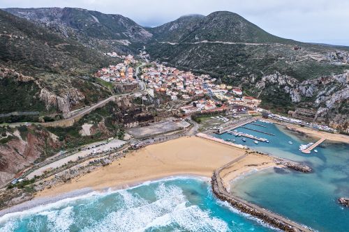 Buggerru è sulla cresta dell’onda: ospiterà la finale del campionato italiano juniores di surf