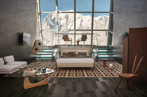 Sciare per primi sulle piste di Courmayeur e dormire nella suite su Airbnb piÃ¹ alta d\'Europa, sul Monte Bianco