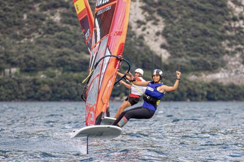 Day 4 Europei iQFoil giovanili: venerdi ultime battaglie per guadagnare le medal series