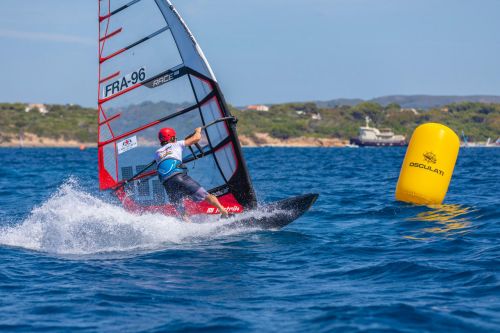 Iniziate le regate del Mondiale Funboard Slalom di Calasetta con due heat