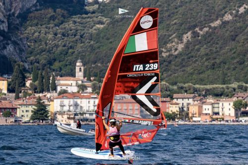 Iniziati a Torbole i Campionati Europei iQFoil Youth & Junior