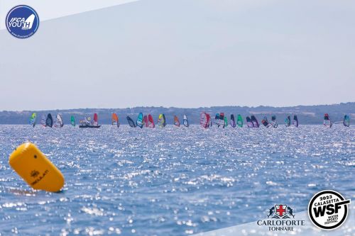 Mondiale Funboard slalom Y&J senza titoli per mancanza di vento-Successo per le serate musicali e culturali